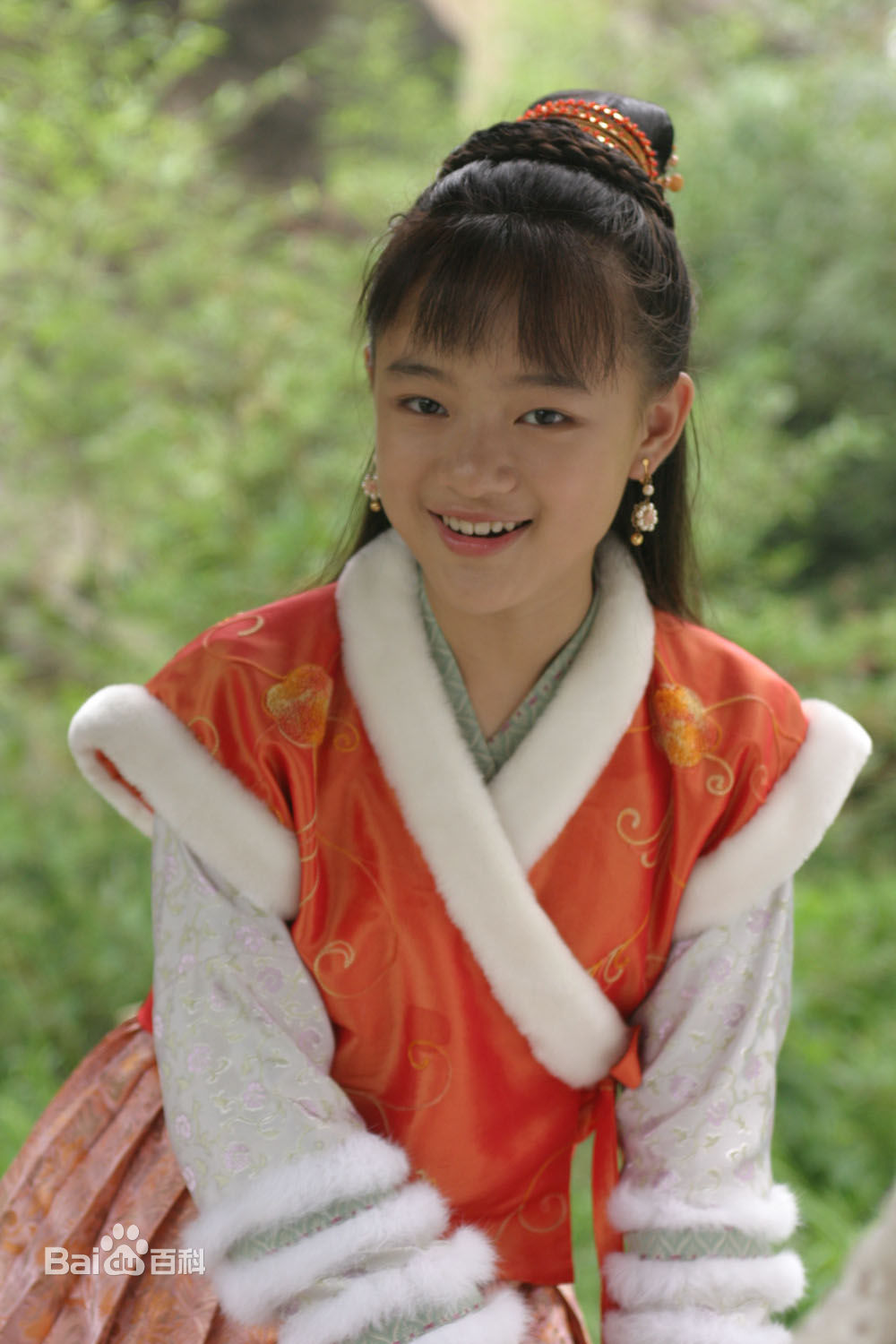 张懿婧(Zhang Yijing)古装照壁纸壁纸