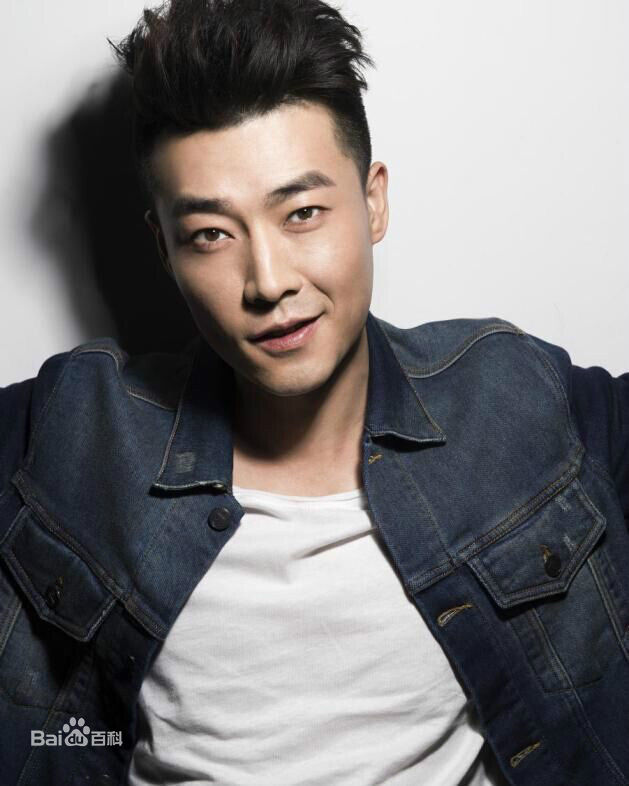 乔大韦宣传照性感图片图集