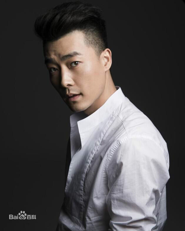 乔大韦宣传照性感图片图集