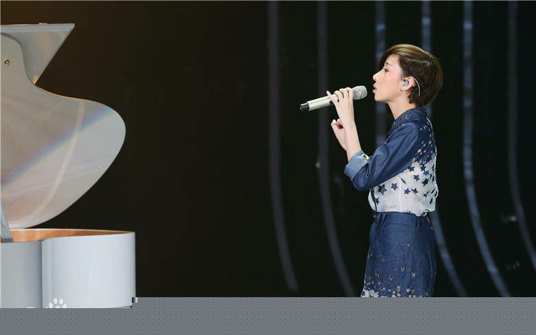 高清泳儿(Vincy Chan)在《我为歌狂第二季》中的图册