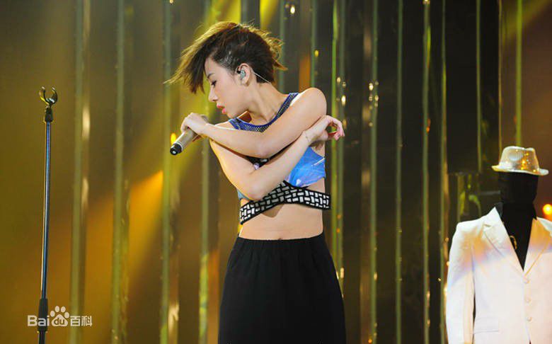 高清泳儿(Vincy Chan)在《我为歌狂第二季》中的图册