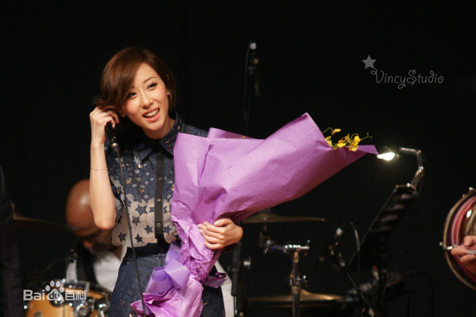 高清泳儿(Vincy Chan)在《我为歌狂第二季》中的图册