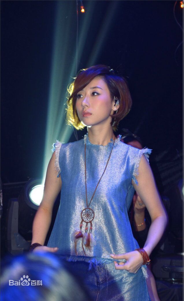 最新泳儿(Vincy Chan)在《麦王争霸第二季》中的壁纸