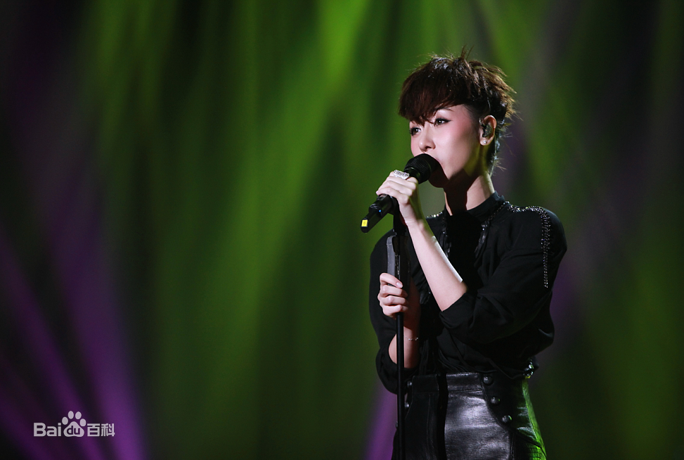 最新泳儿(Vincy Chan)在《麦王争霸第二季》中的壁纸