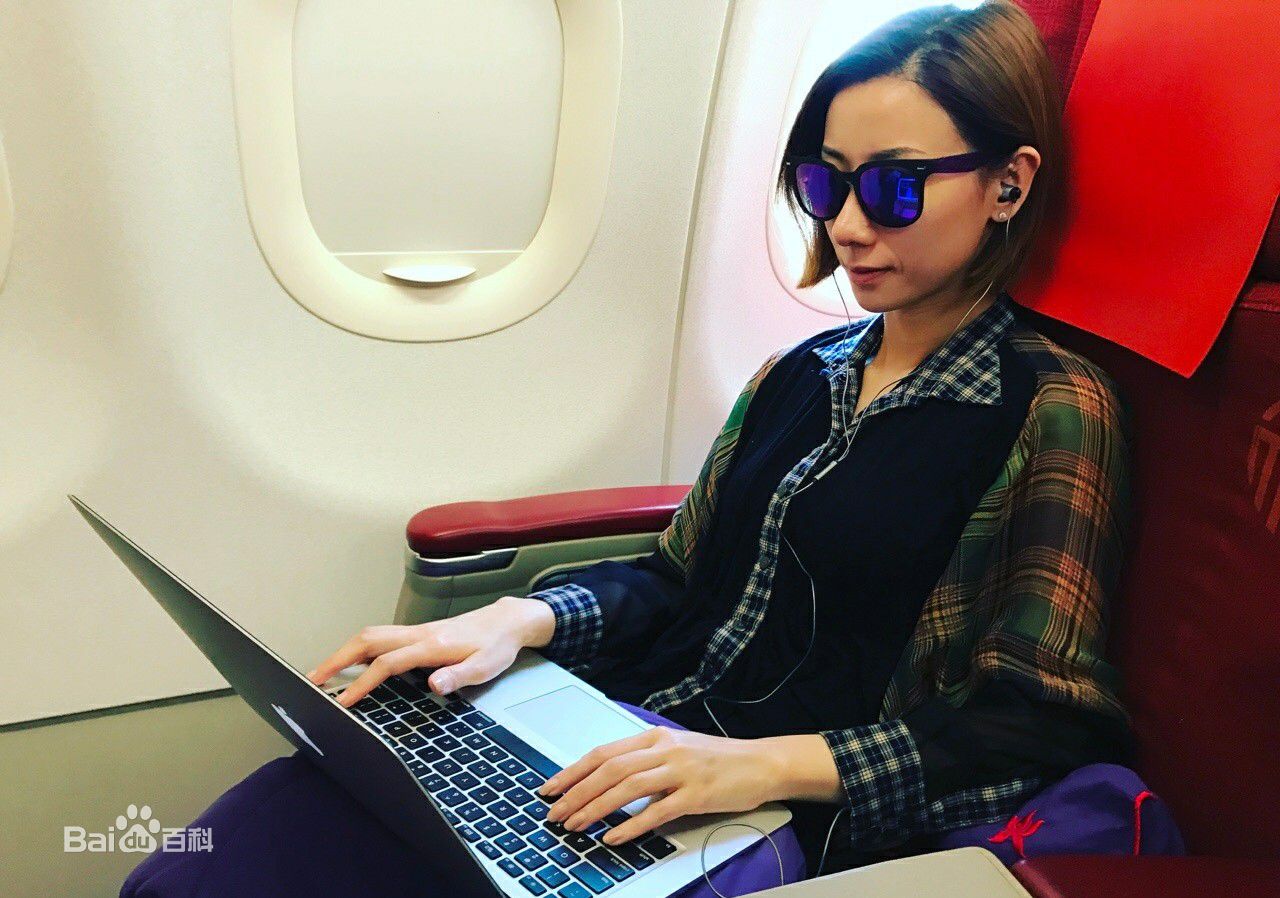 泳儿(Vincy Chan)生活照生活照相册