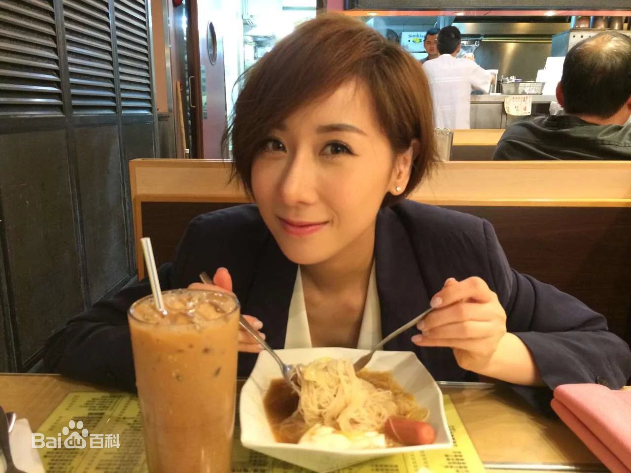 泳儿(Vincy Chan)生活照生活照相册