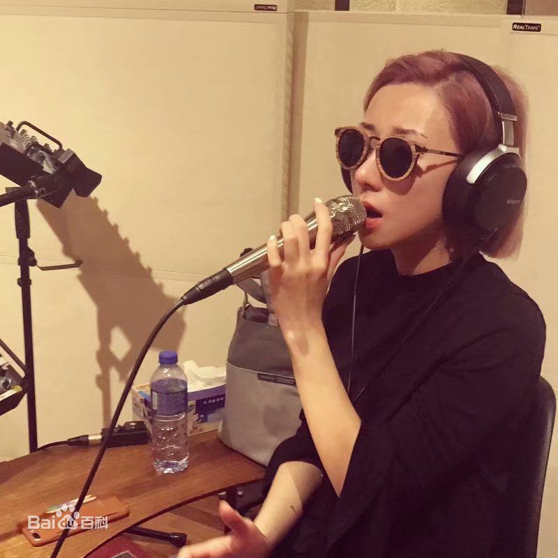 泳儿(Vincy Chan)生活照生活照相册