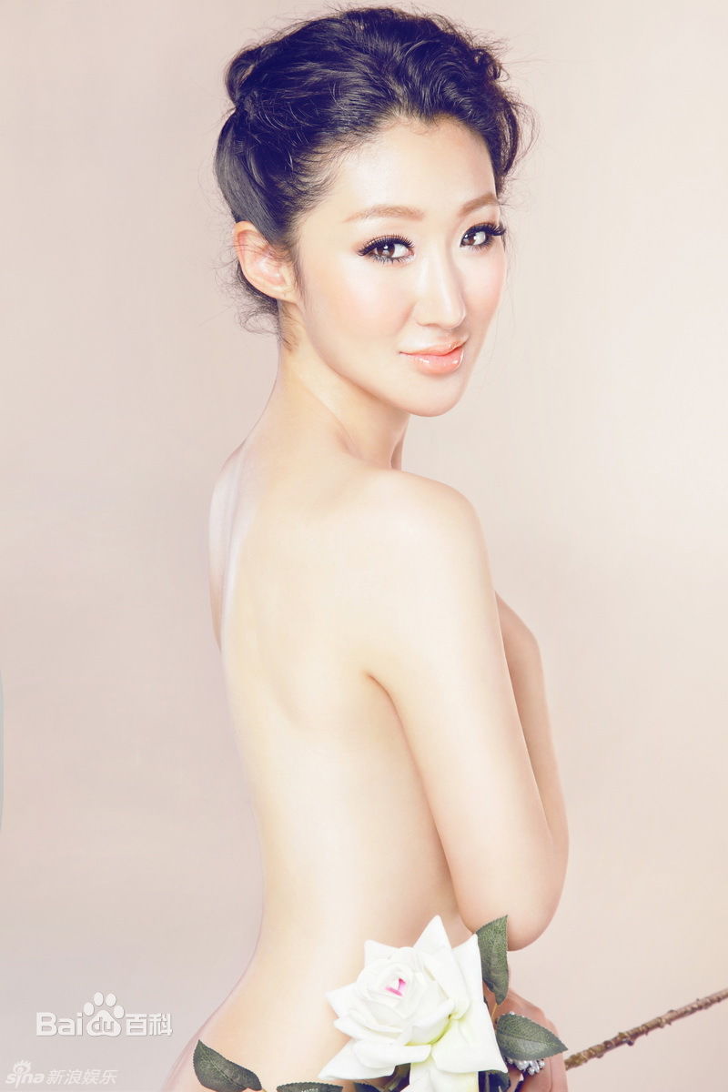 最全李依馨精彩图册