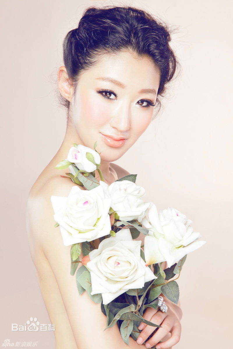 最全李依馨精彩图册