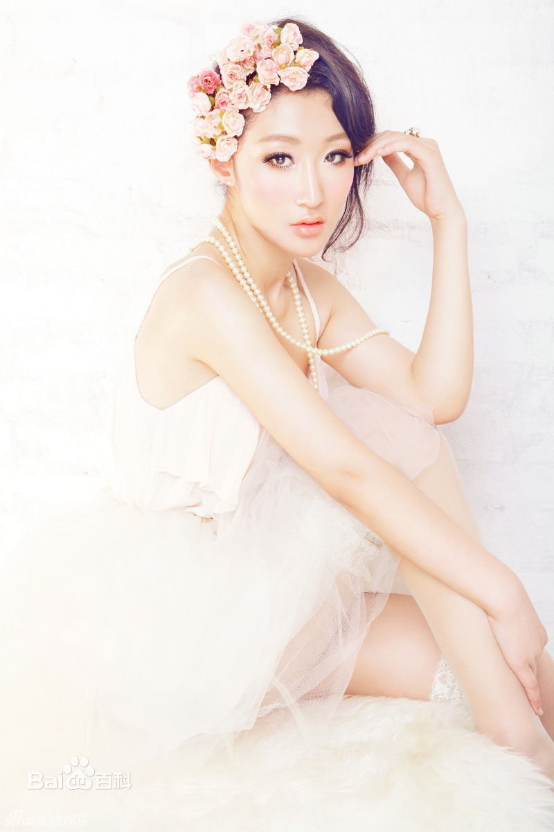 最全李依馨精彩图册