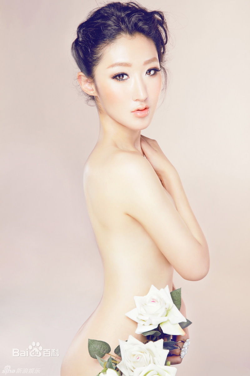 最全李依馨精彩图册