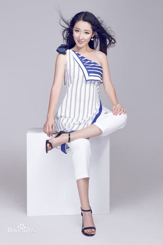 最全李依馨素颜照