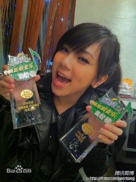 邓紫棋(G.E.M.(Get Everybody Moving))获奖壁纸壁纸