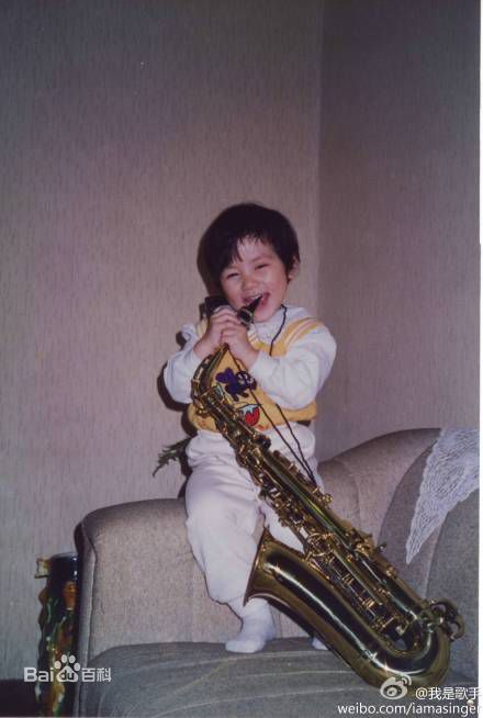 邓紫棋(G.E.M.(Get Everybody Moving))童年照性感图片图集