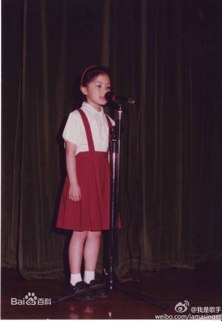 邓紫棋(G.E.M.(Get Everybody Moving))童年照性感图片图集