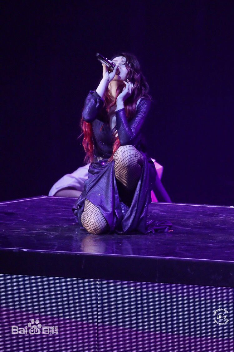 最优质邓紫棋(G.E.M.(Get Everybody Moving))在《Queen of Hearts》世界巡回演唱中的相册
