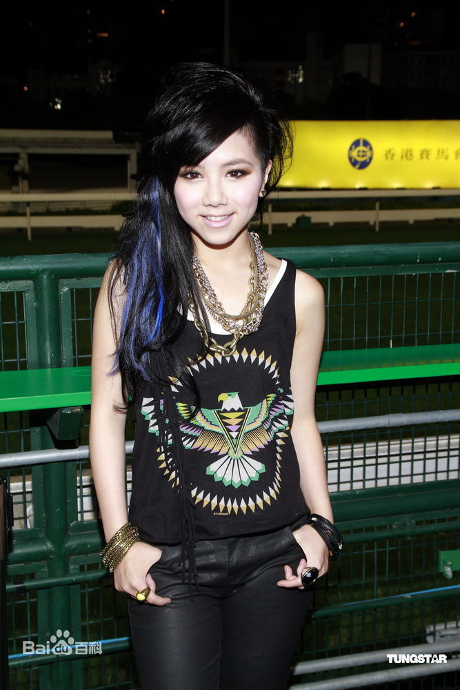 最新邓紫棋(G.E.M.(Get Everybody Moving))精彩图册