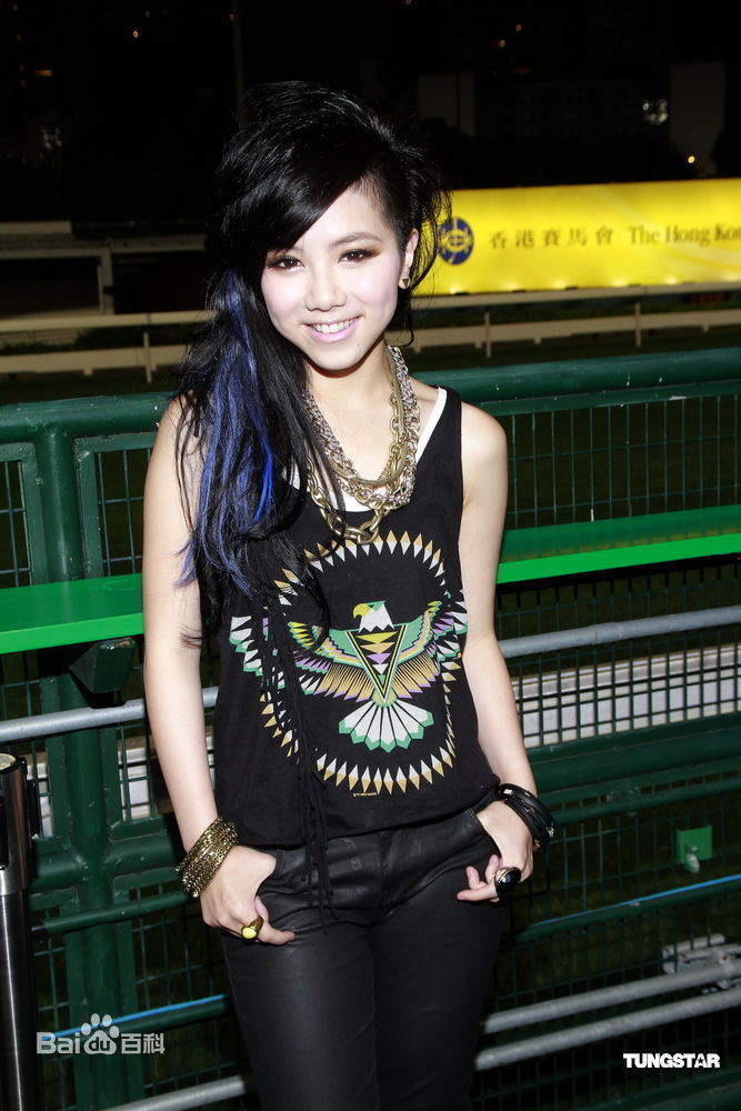 最新邓紫棋(G.E.M.(Get Everybody Moving))精彩图册