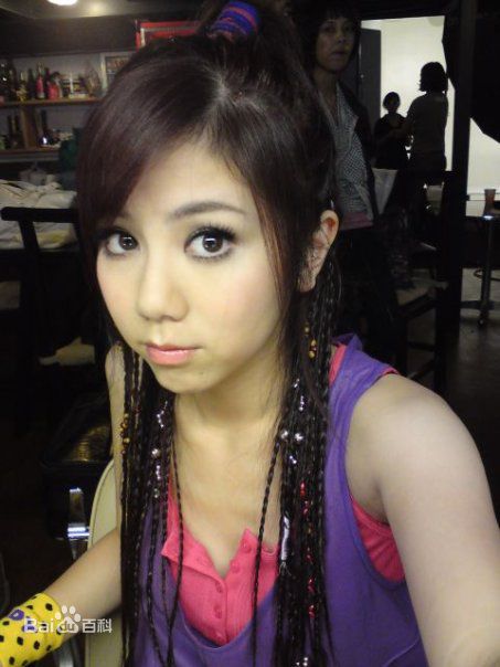 最新邓紫棋(G.E.M.(Get Everybody Moving))精彩图册