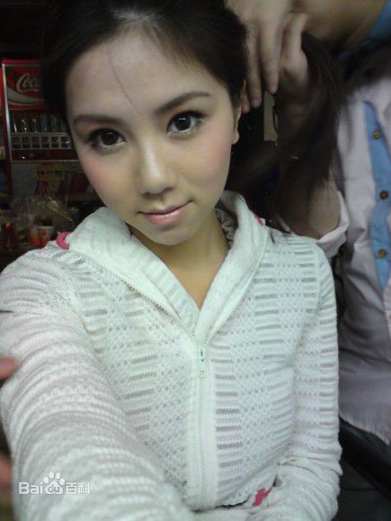 最新邓紫棋(G.E.M.(Get Everybody Moving))精彩图册