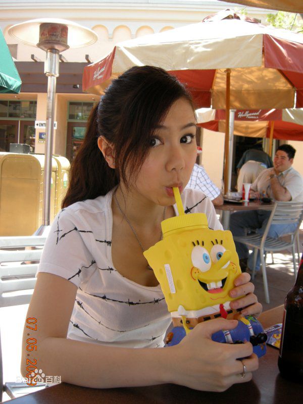 最新邓紫棋(G.E.M.(Get Everybody Moving))精彩图册