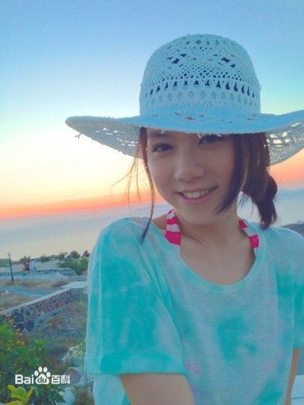 最新邓紫棋(G.E.M.(Get Everybody Moving))性感图片