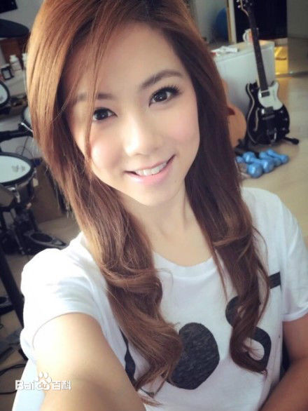 最新邓紫棋(G.E.M.(Get Everybody Moving))性感图片