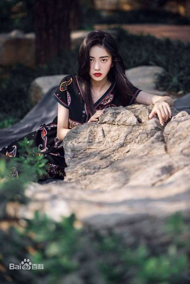 王若珊(Rachel)最新森系图集