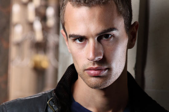 最全提奥·詹姆斯(Theo James)壁纸