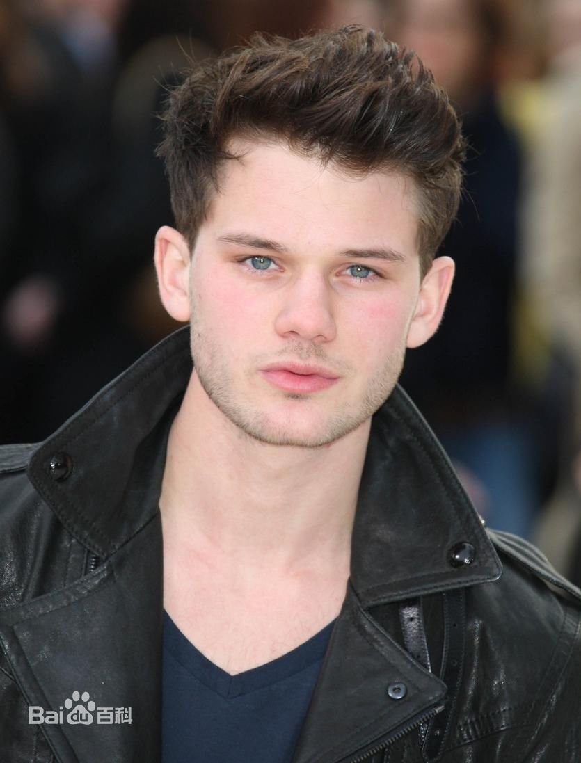 最优质杰瑞米·艾文(Jeremy Irvine)精彩图册
