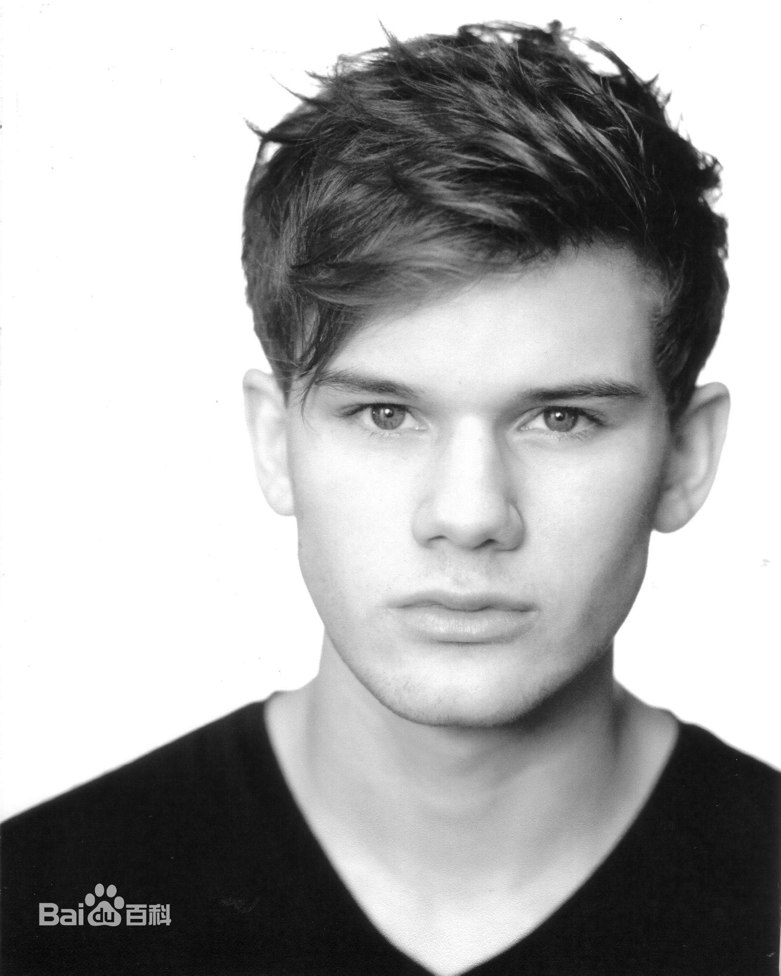 最优质杰瑞米·艾文(Jeremy Irvine)精彩图册