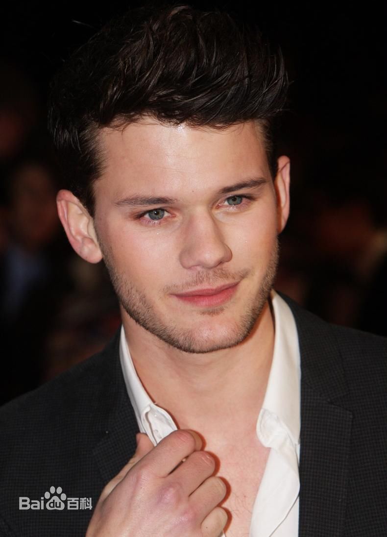 最优质杰瑞米·艾文(Jeremy Irvine)精彩图册