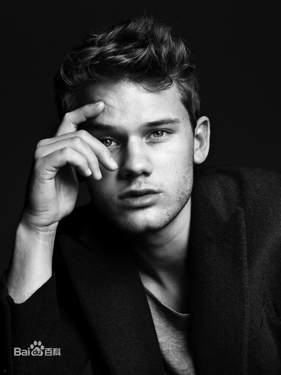 最优质杰瑞米·艾文(Jeremy Irvine)精彩图册
