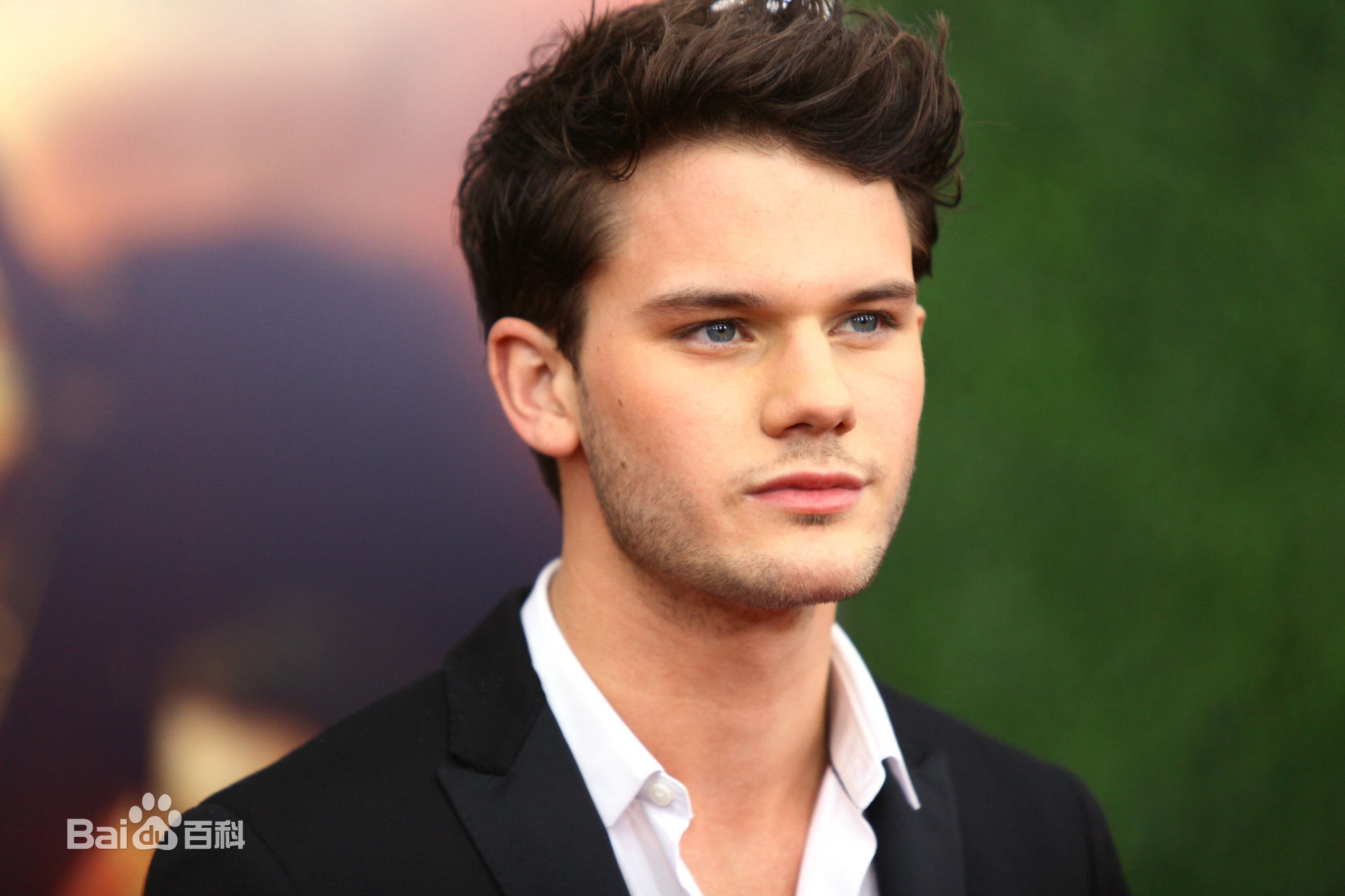 最优质杰瑞米·艾文(Jeremy Irvine)精彩图册