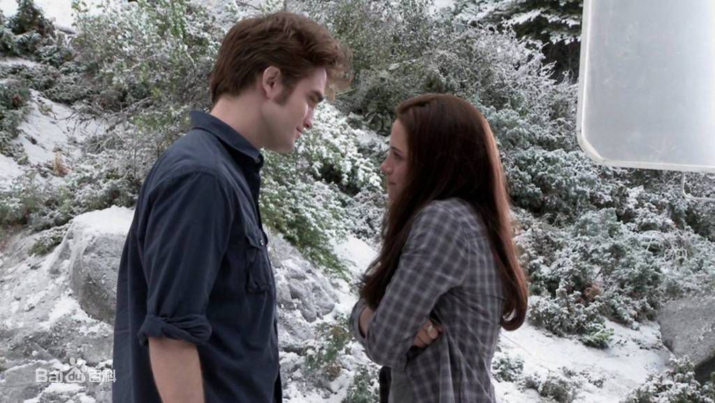 克里斯汀·斯图尔特(Kristen Stewart)克里斯汀在 暮光之城3月食片场图册