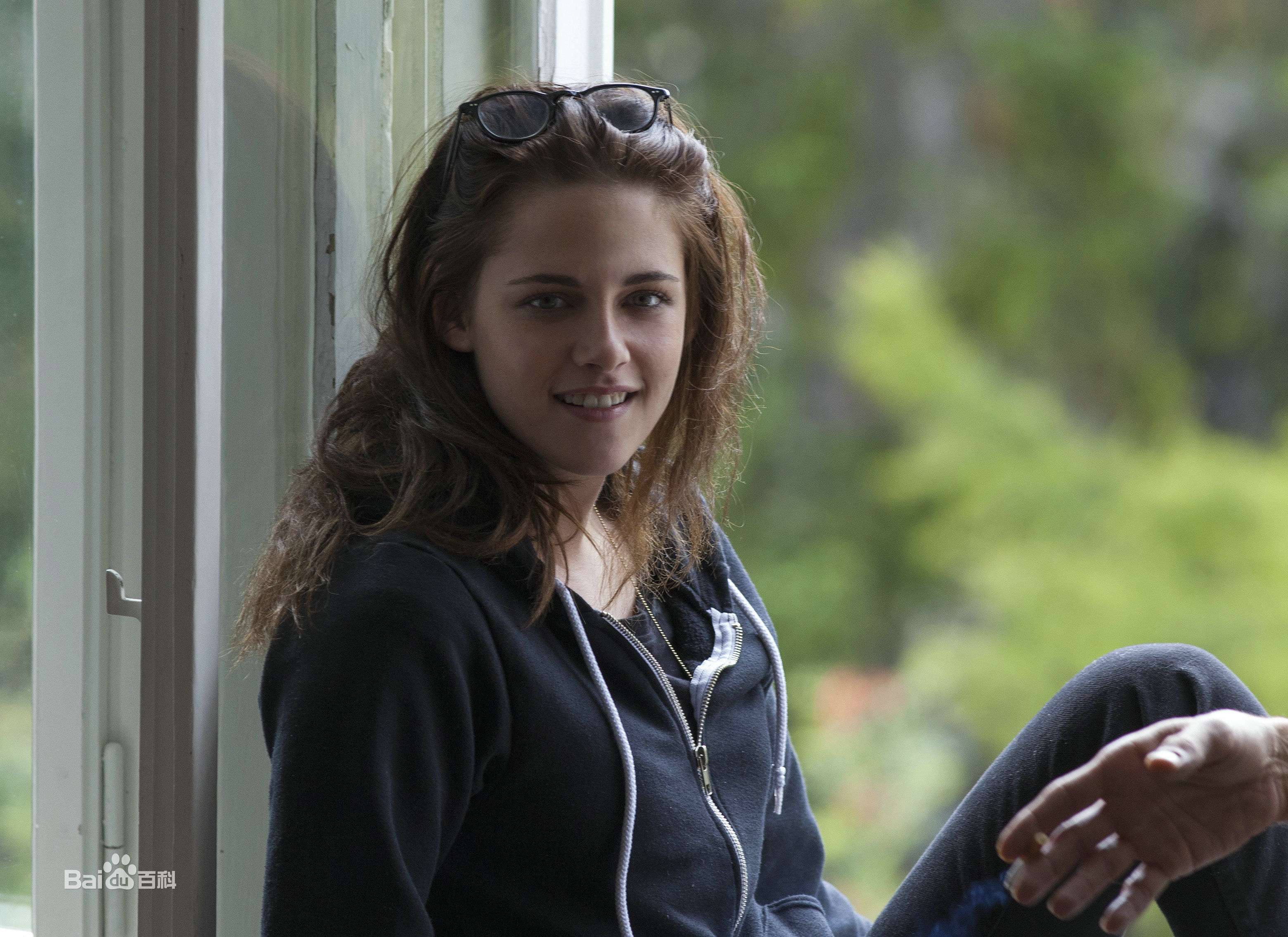 高清克里斯汀·斯图尔特(Kristen Stewart)在《锡尔斯玛利亚》中的图集