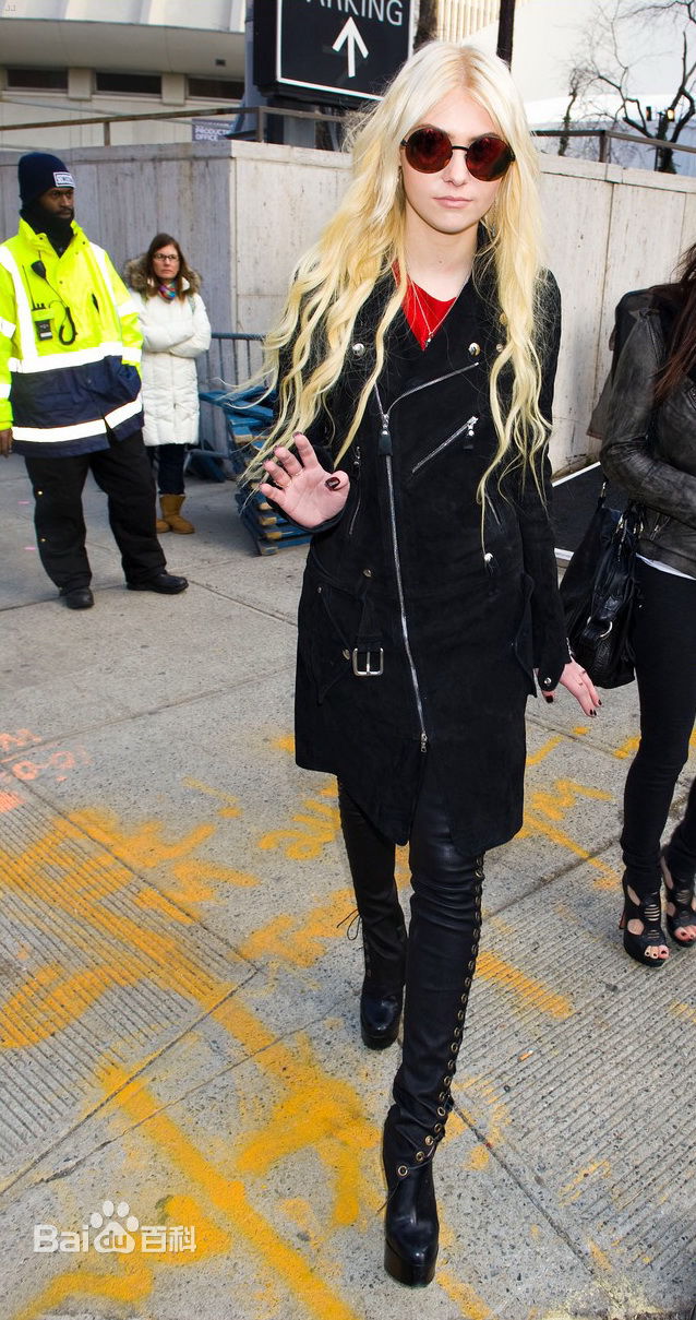 泰勒·摩森(TaylorMichaelMomsen)精彩图册