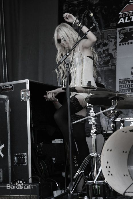 最新泰勒·摩森(TaylorMichaelMomsen)精彩图册