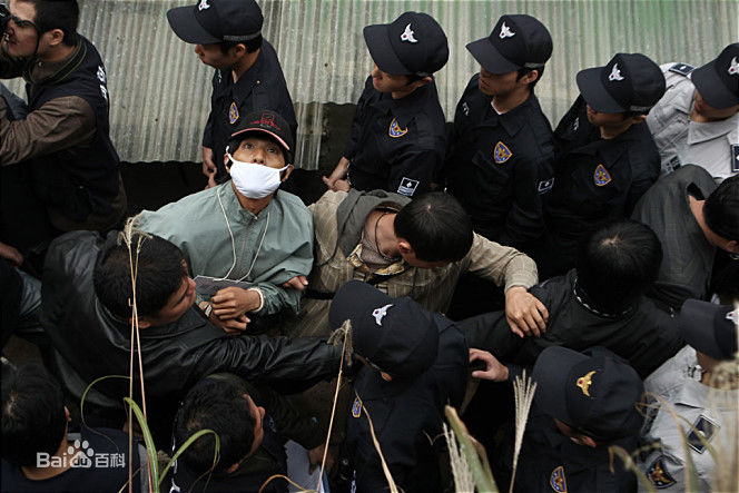 奉俊昊(/ Bong Joon ho)在《母亲》中的