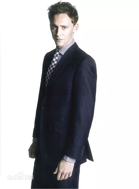汤姆·希德勒斯顿(Tom Hiddleston)精选西装图册