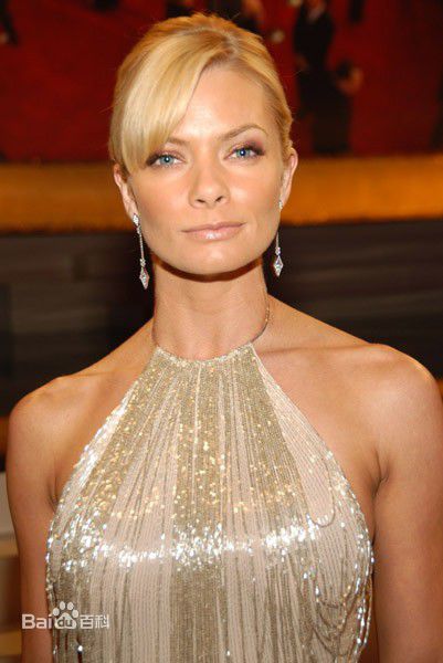 杰米·普莱斯利(Jaime Pressly)前后照片