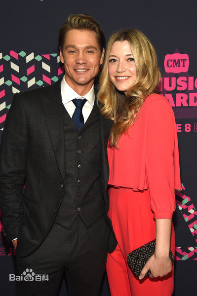 查德·迈克尔·墨瑞(Chad Michael Murray)与妻子萨拉·罗默尔壁纸壁纸