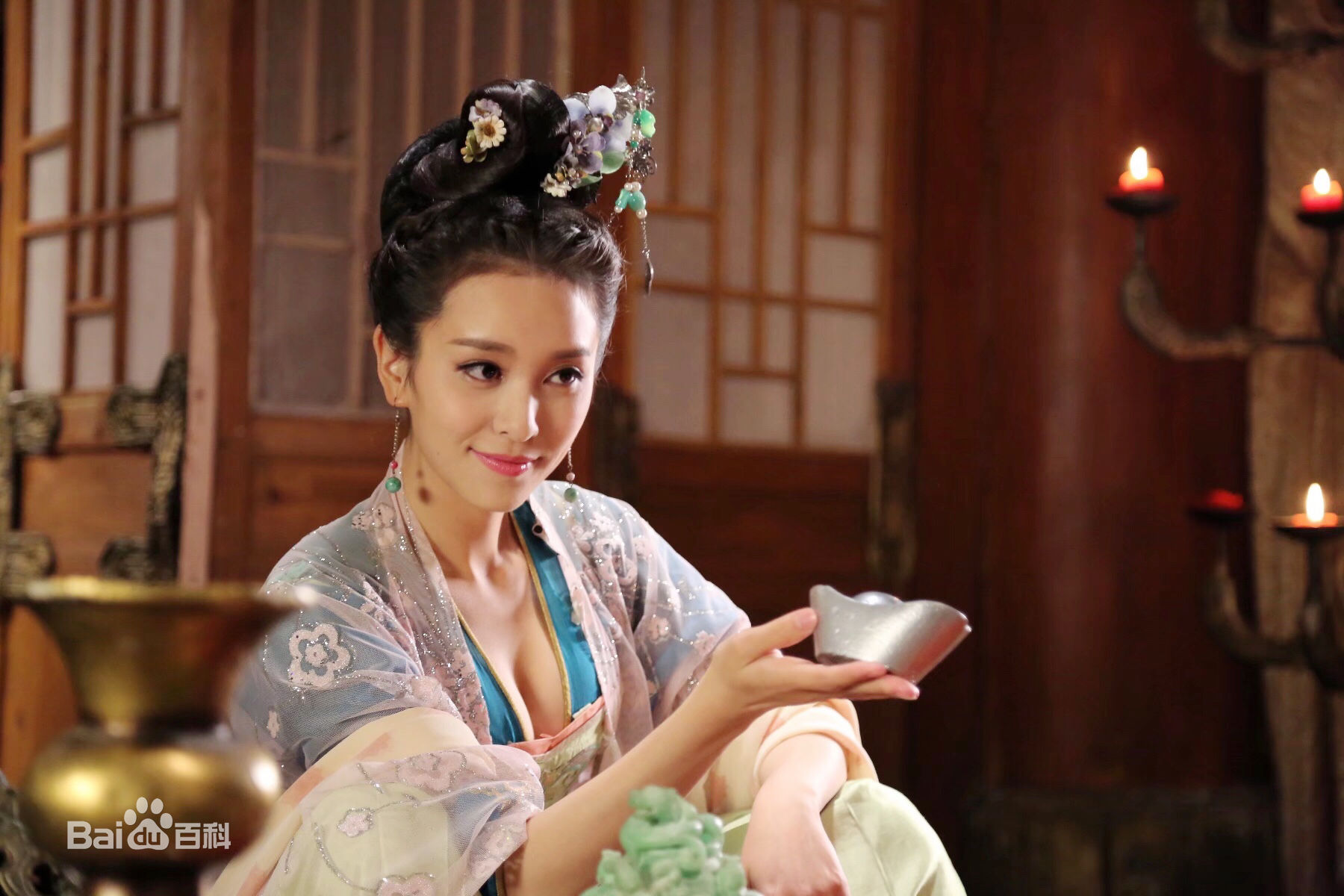 高清杨雪儿在《王牌宫女》项萌萌中的图册