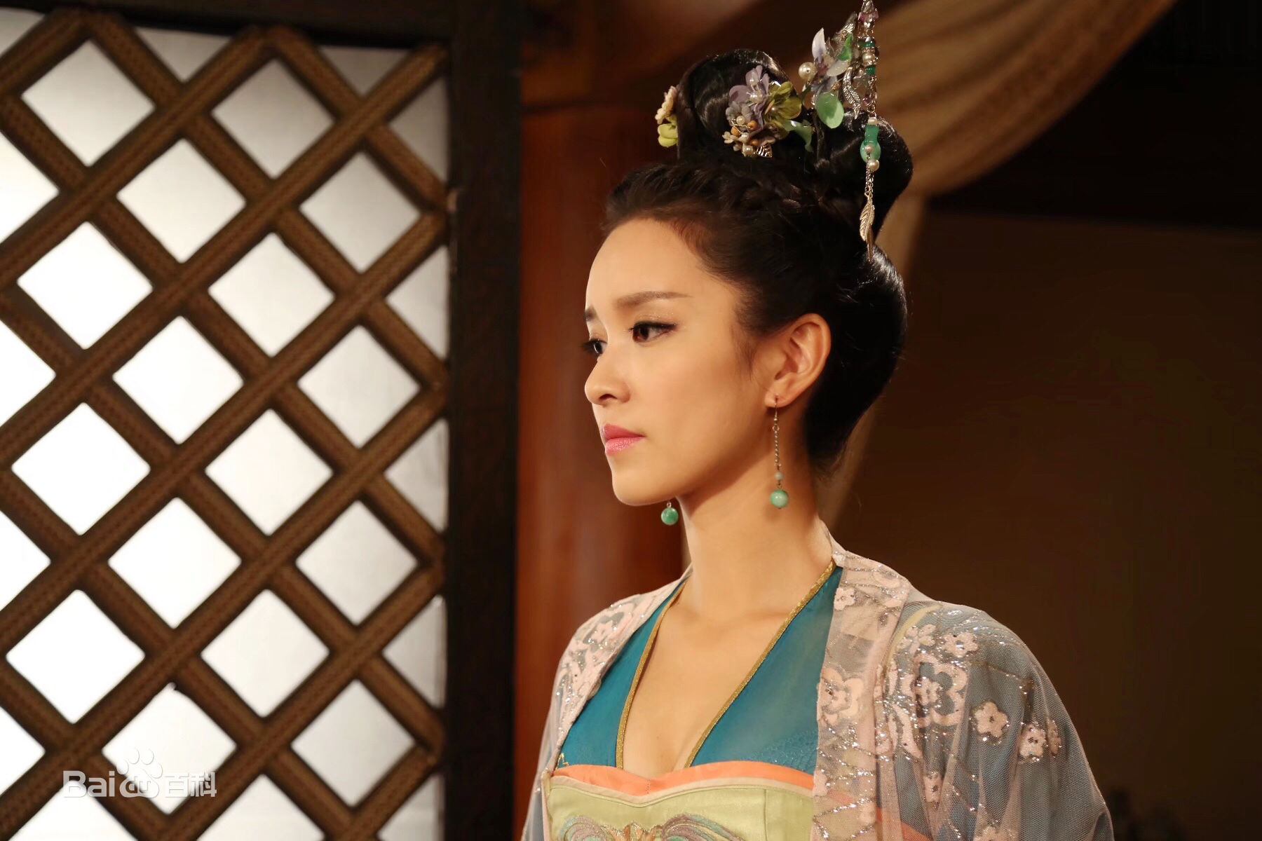 高清杨雪儿在《王牌宫女》项萌萌中的图册