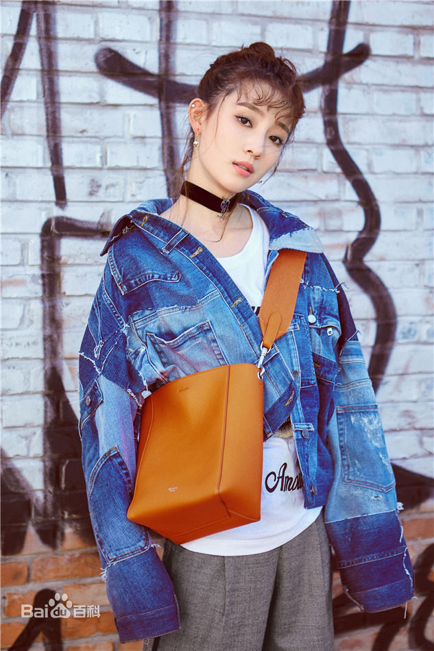 孙佳雨最新街拍性感图片图集