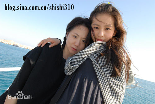 蔡艺侬(Karen Tsai)生活照素颜照相册