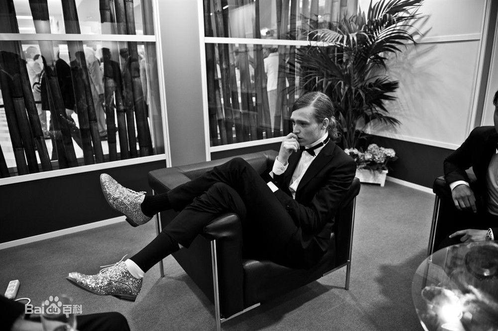 最优质卡莱伯·兰德里·琼斯(Caleb Landry Jones)生活照