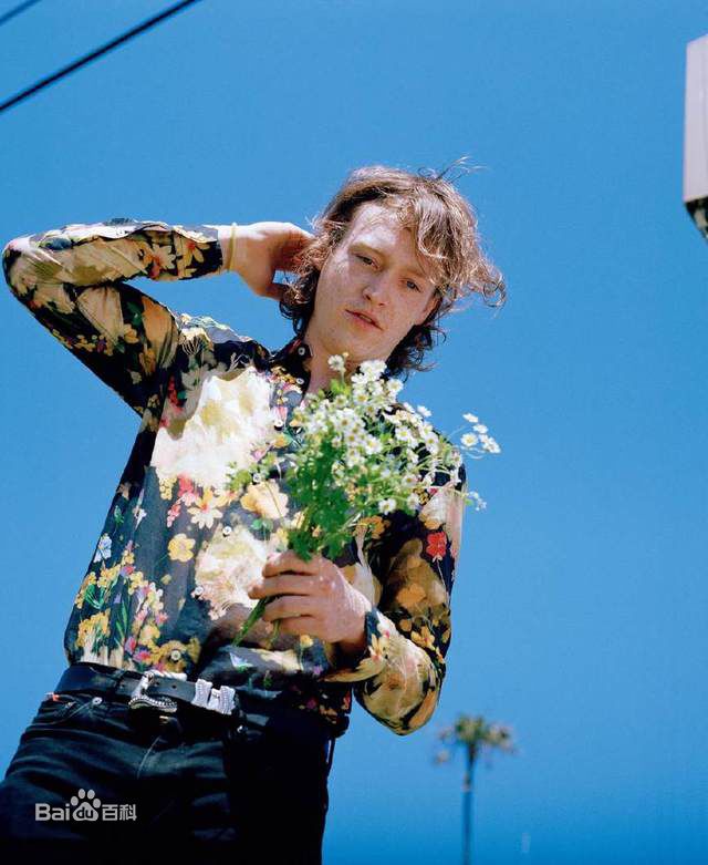 最优质卡莱伯·兰德里·琼斯(Caleb Landry Jones)生活照