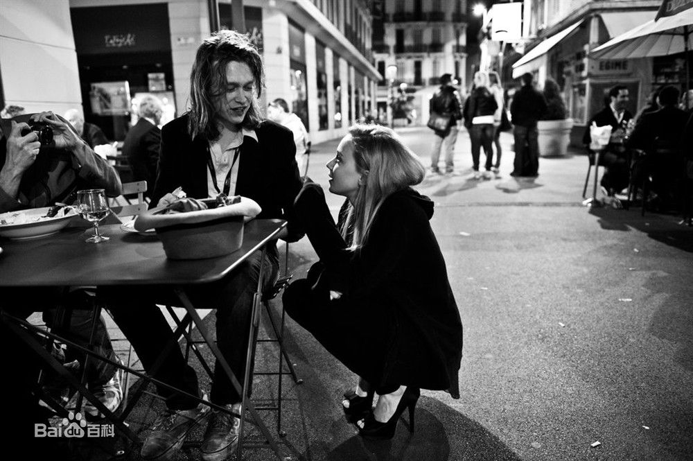 最优质卡莱伯·兰德里·琼斯(Caleb Landry Jones)生活照