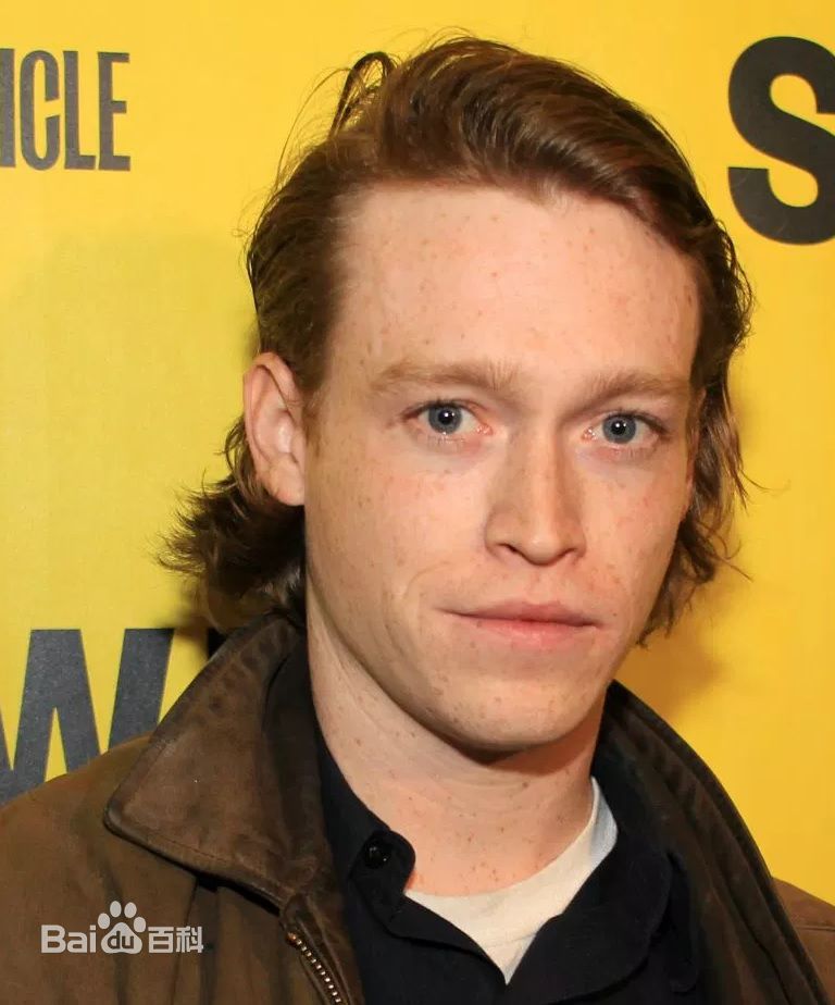 卡莱伯·兰德里·琼斯(Caleb Landry Jones)前后照片